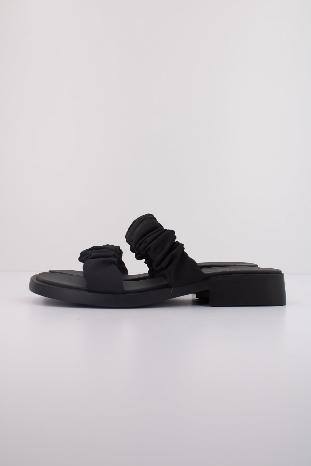 CAMPER DANA en color NEGRO  (1)