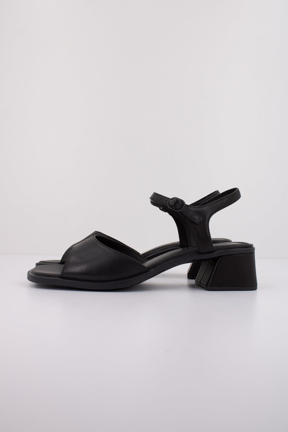 CAMPER KORA SANDAL en color NEGRO  (1)