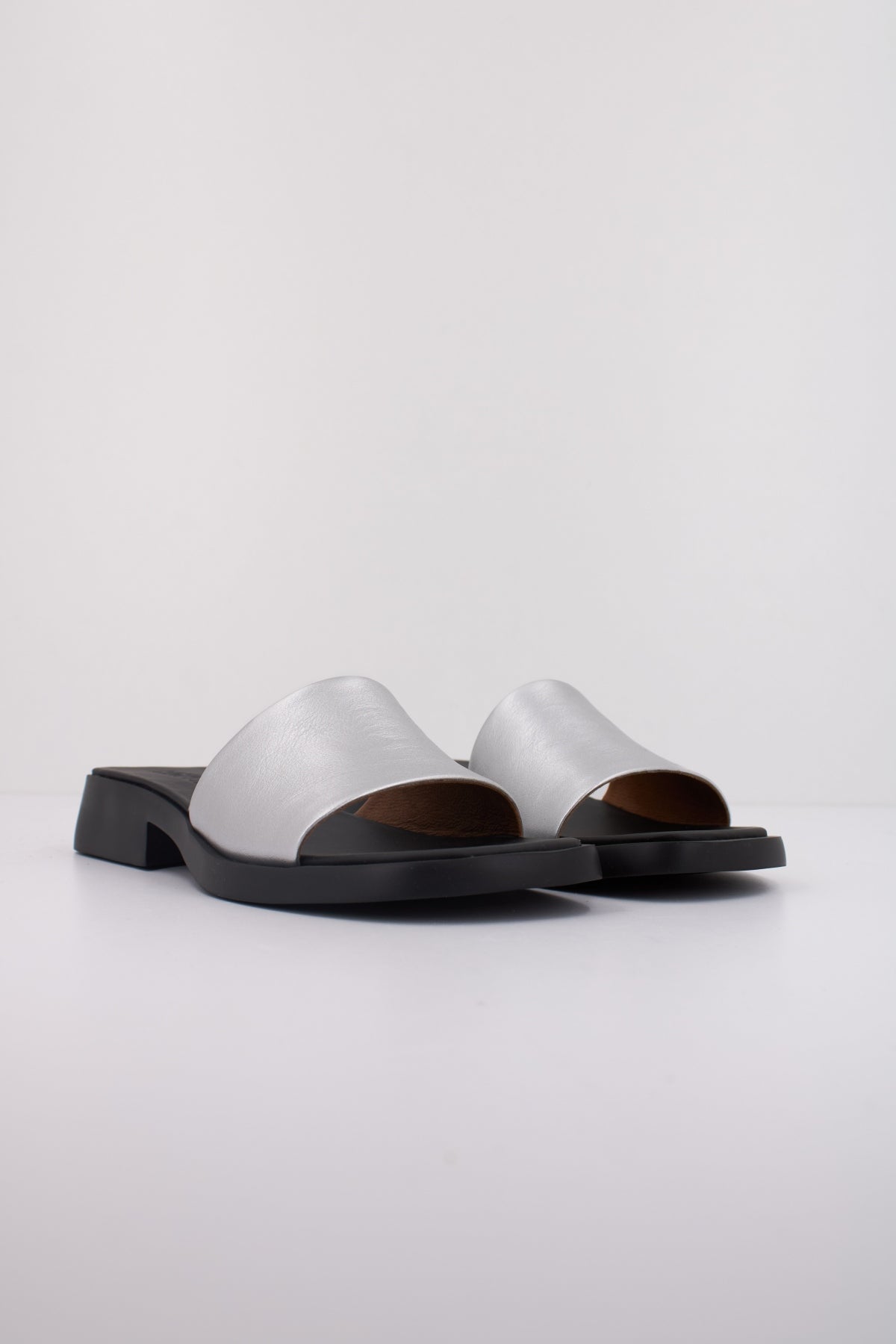 CAMPER DANA en color GRIS  (2)