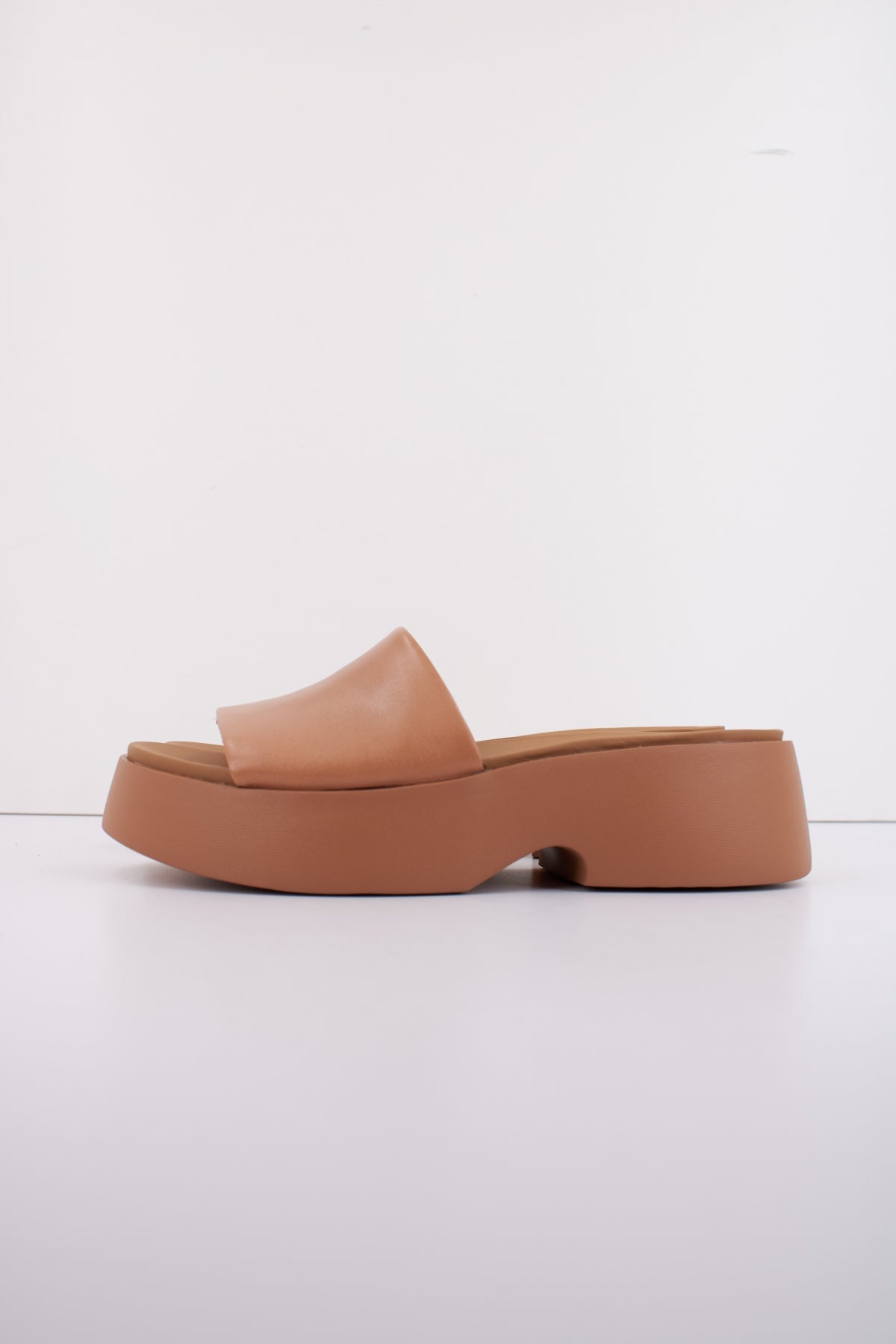 CAMPER TASHA en color MARRON  (1)