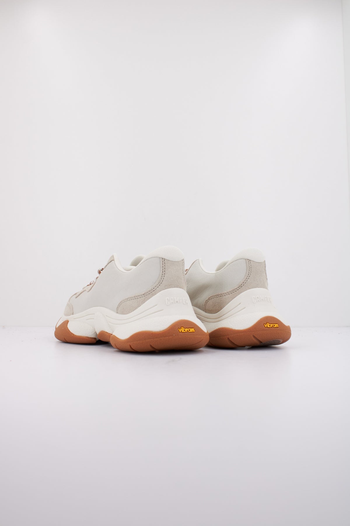CAMPER  KARST en color BLANCO  (4)