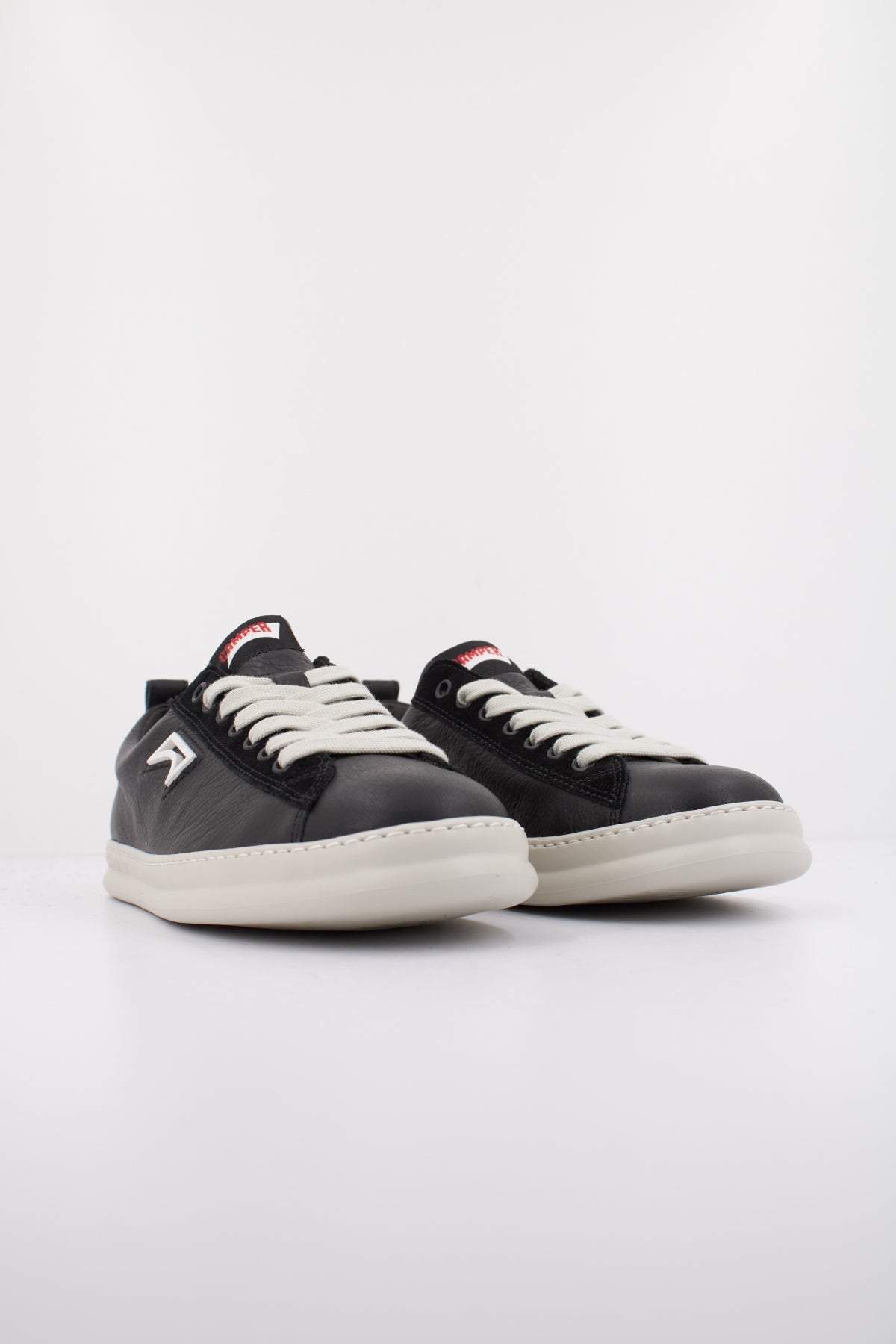 CAMPER  RUNNER en color NEGRO  (2)