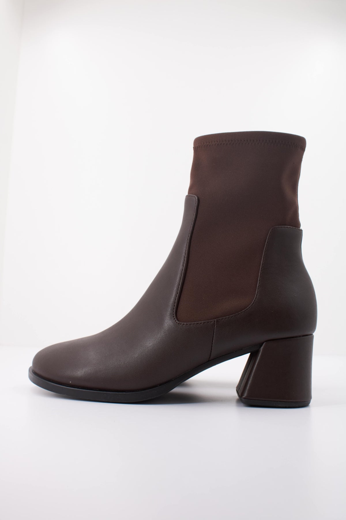 CAMPER ULTRAS en color MARRON  (1)