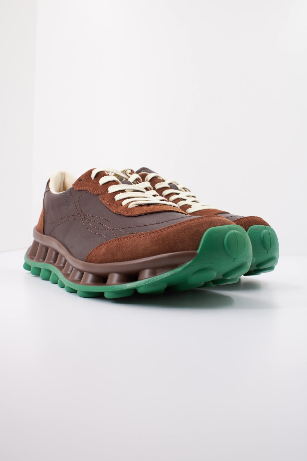 CAMPER RUG PECAN en color MARRON  (2)