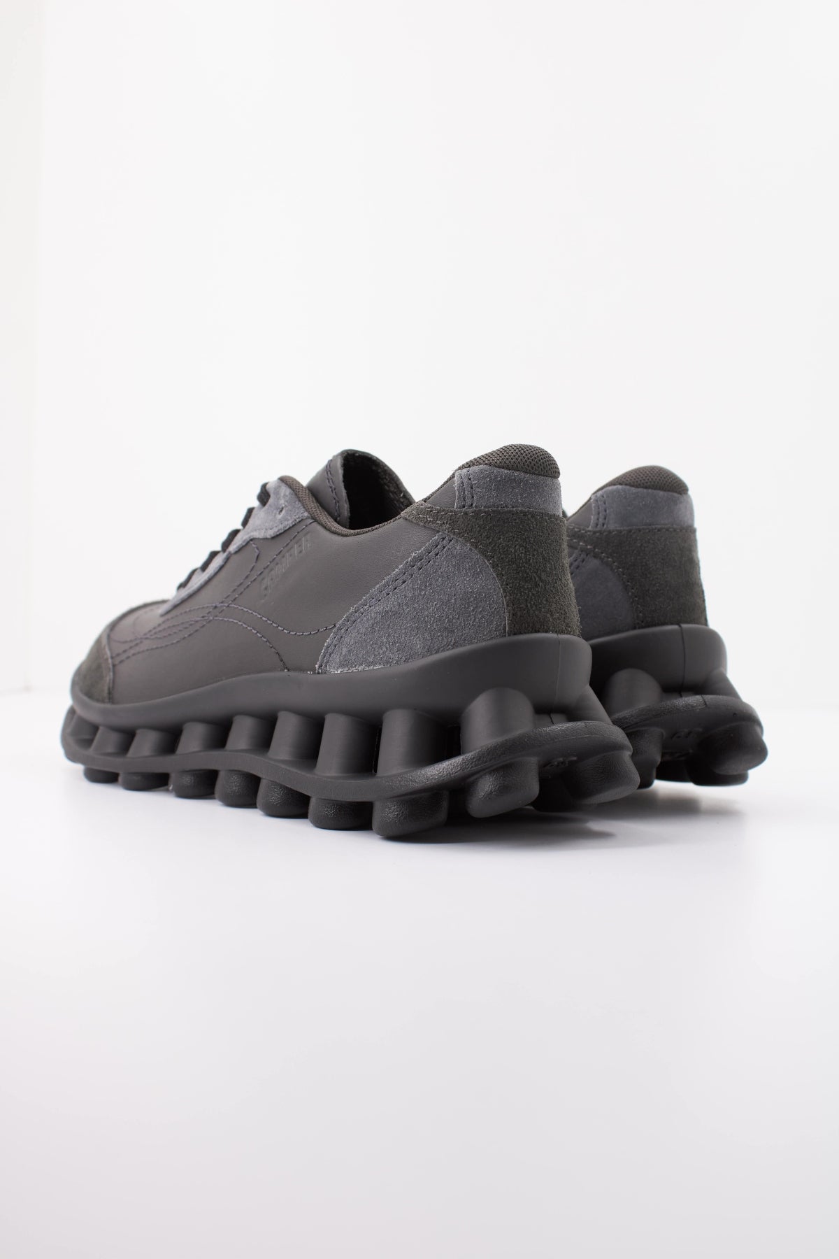 CAMPER RUG METEOR en color NEGRO  (4)