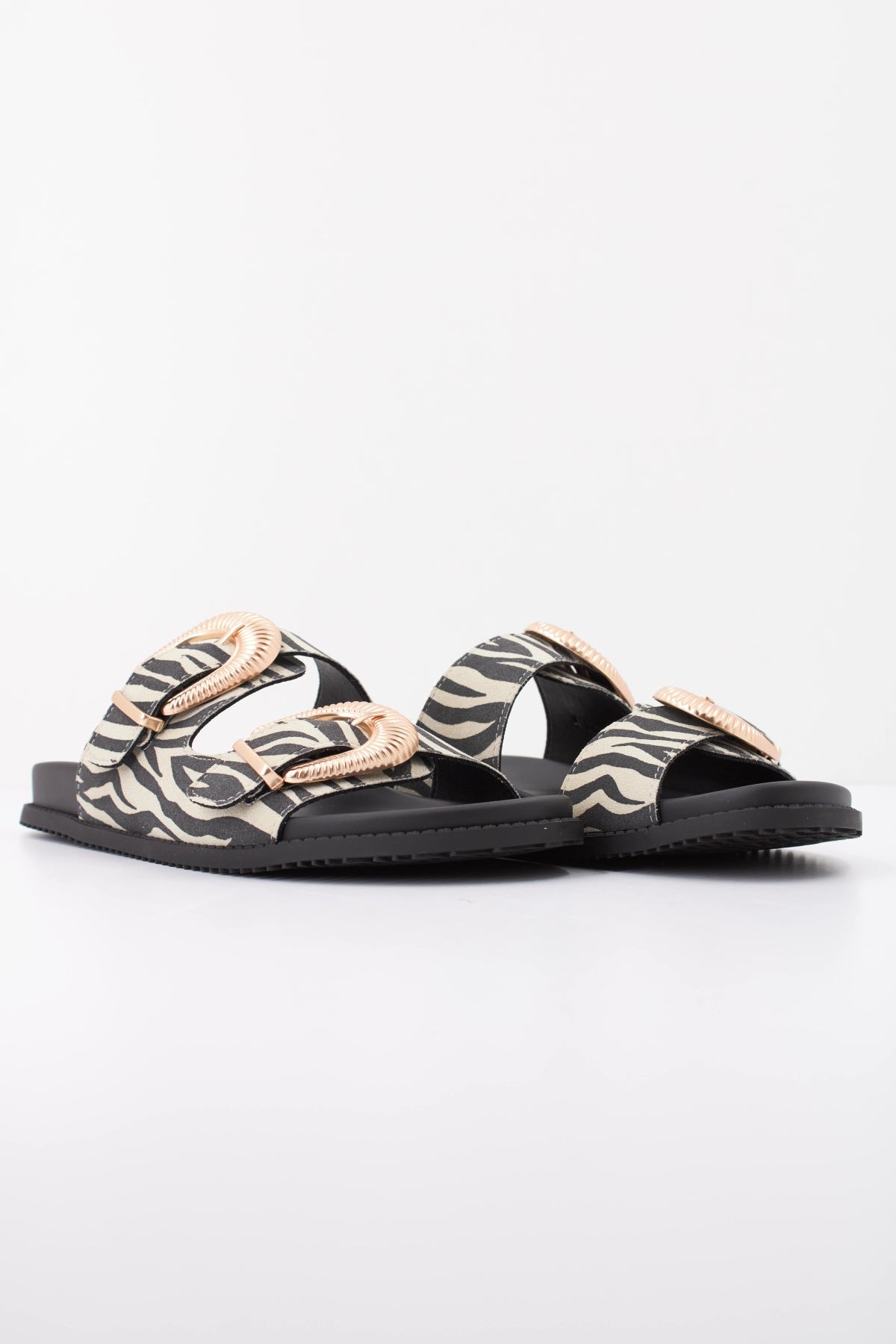 MTNG SANDALIA HEBILLAS en color ANIMAL PRINT  (2)