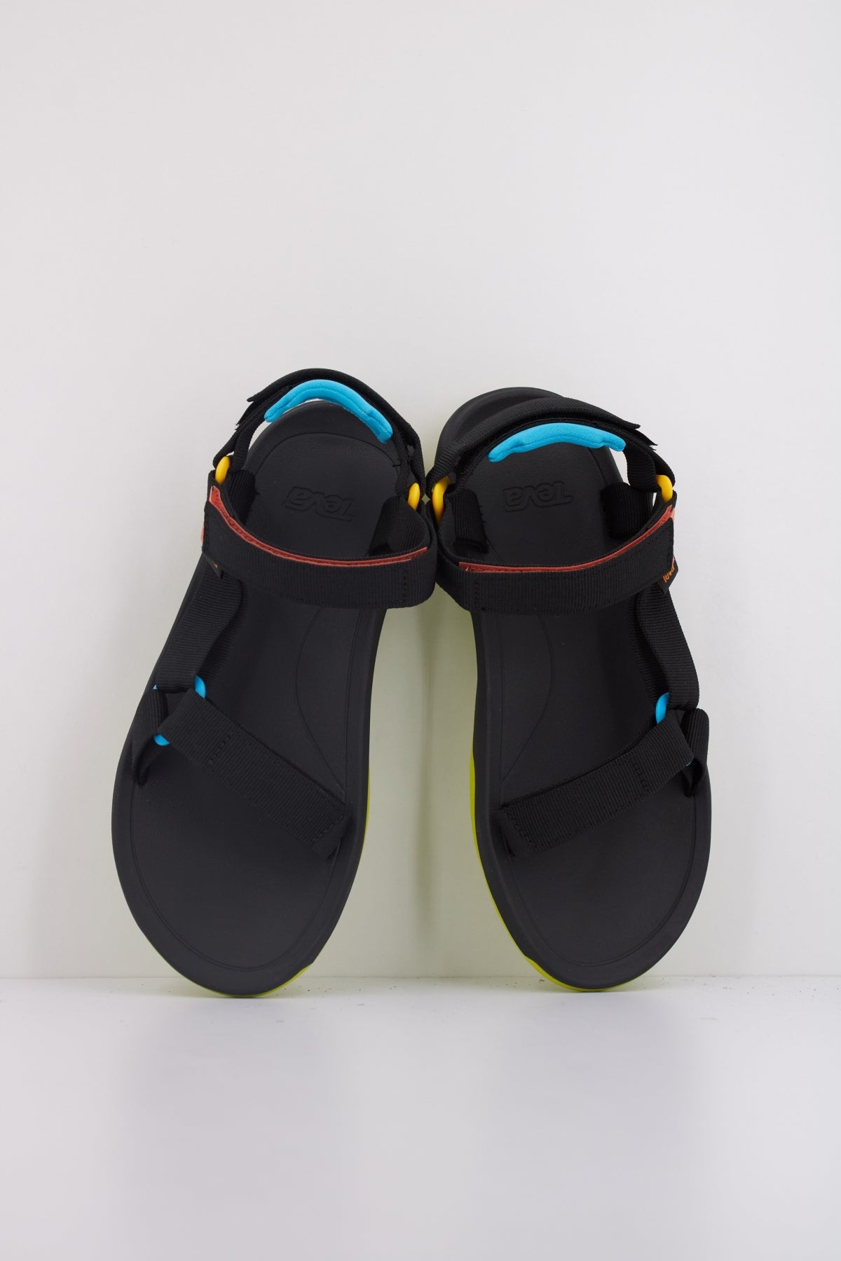 TEVA Y HURRICANE XLT en color NEGRO  (3)