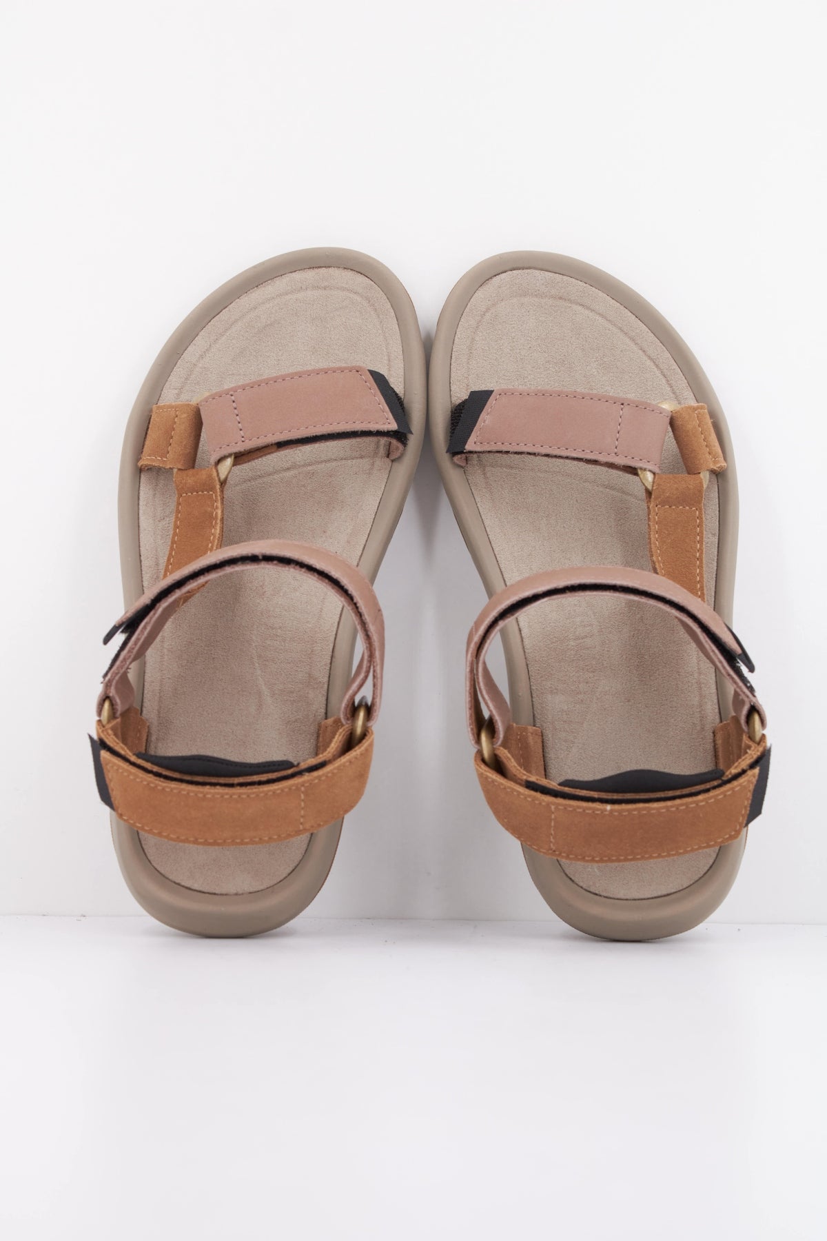 TEVA HURRICANE XLT A en color MARRON CLARO  (3)