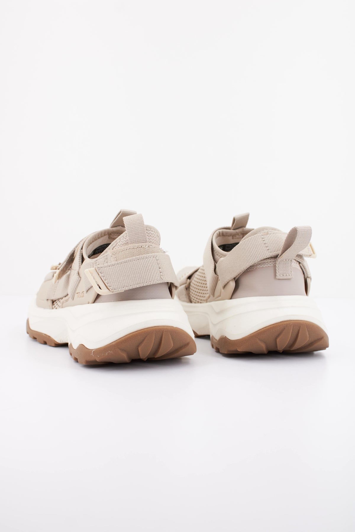 TEVA W OUTFLOW UNIVE  en color BEIS  (4)