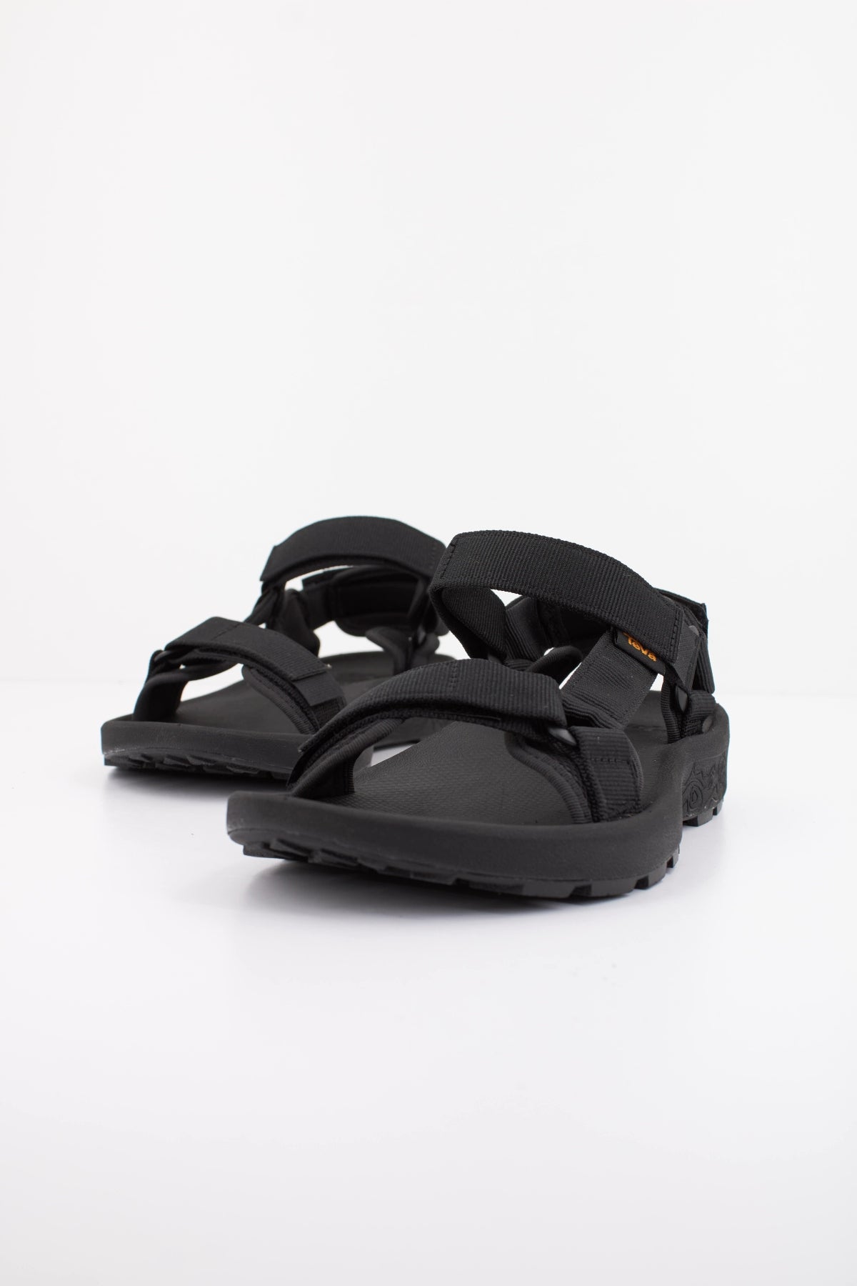 TEVA W HYDRATREK en color NEGRO  (2)
