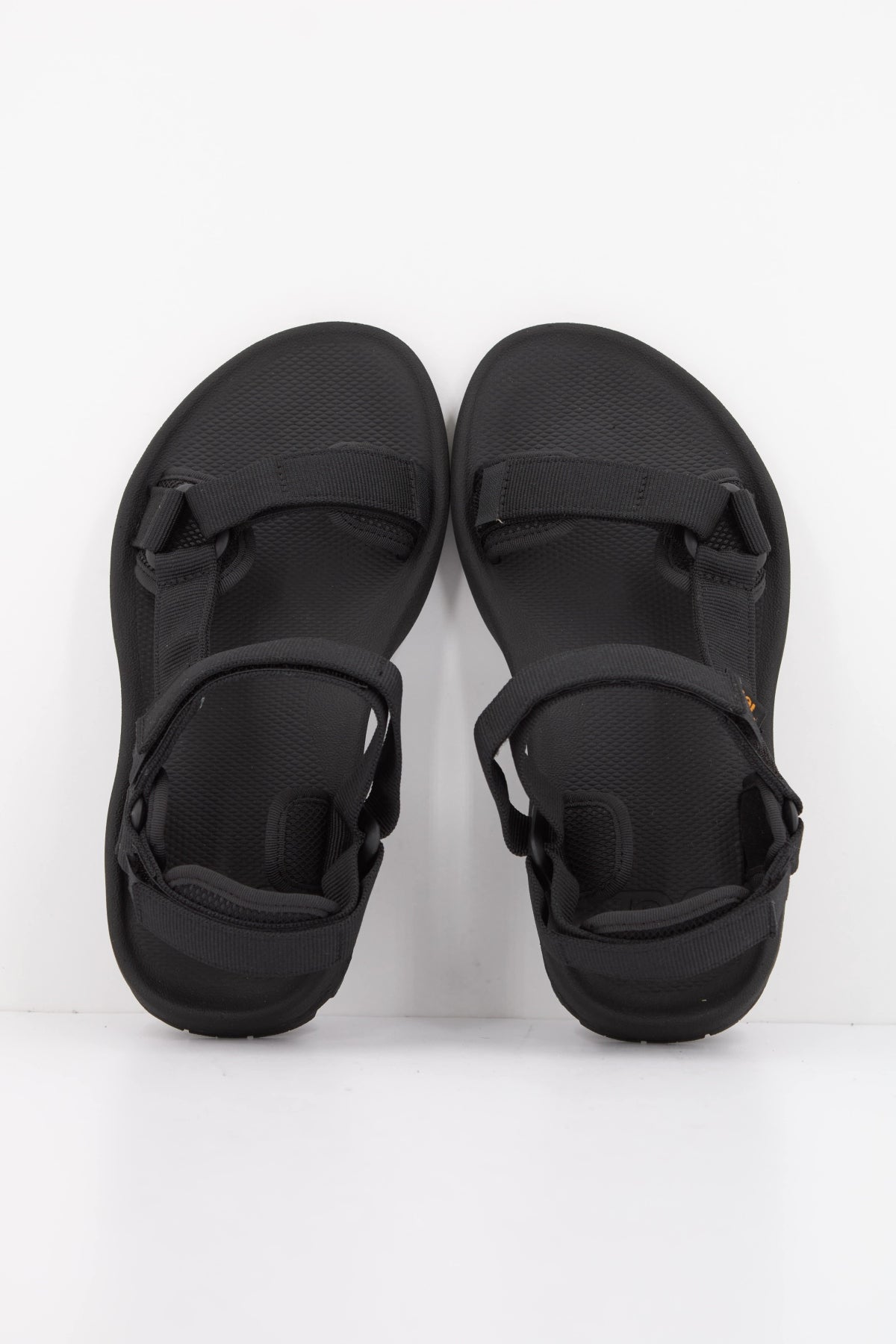 TEVA W HYDRATREK en color NEGRO  (3)