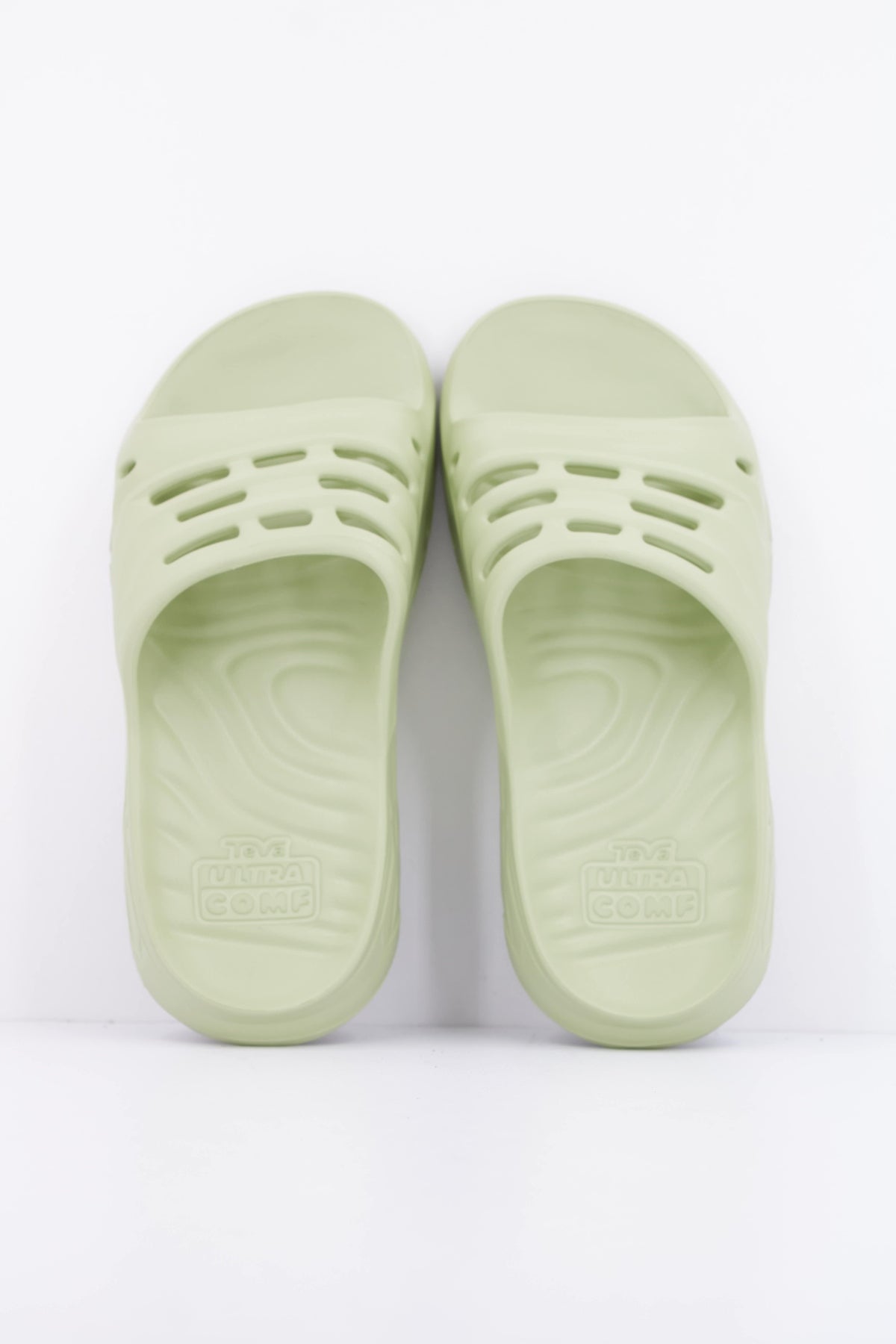TEVA W APRETRAIL en color VERDE  (3)
