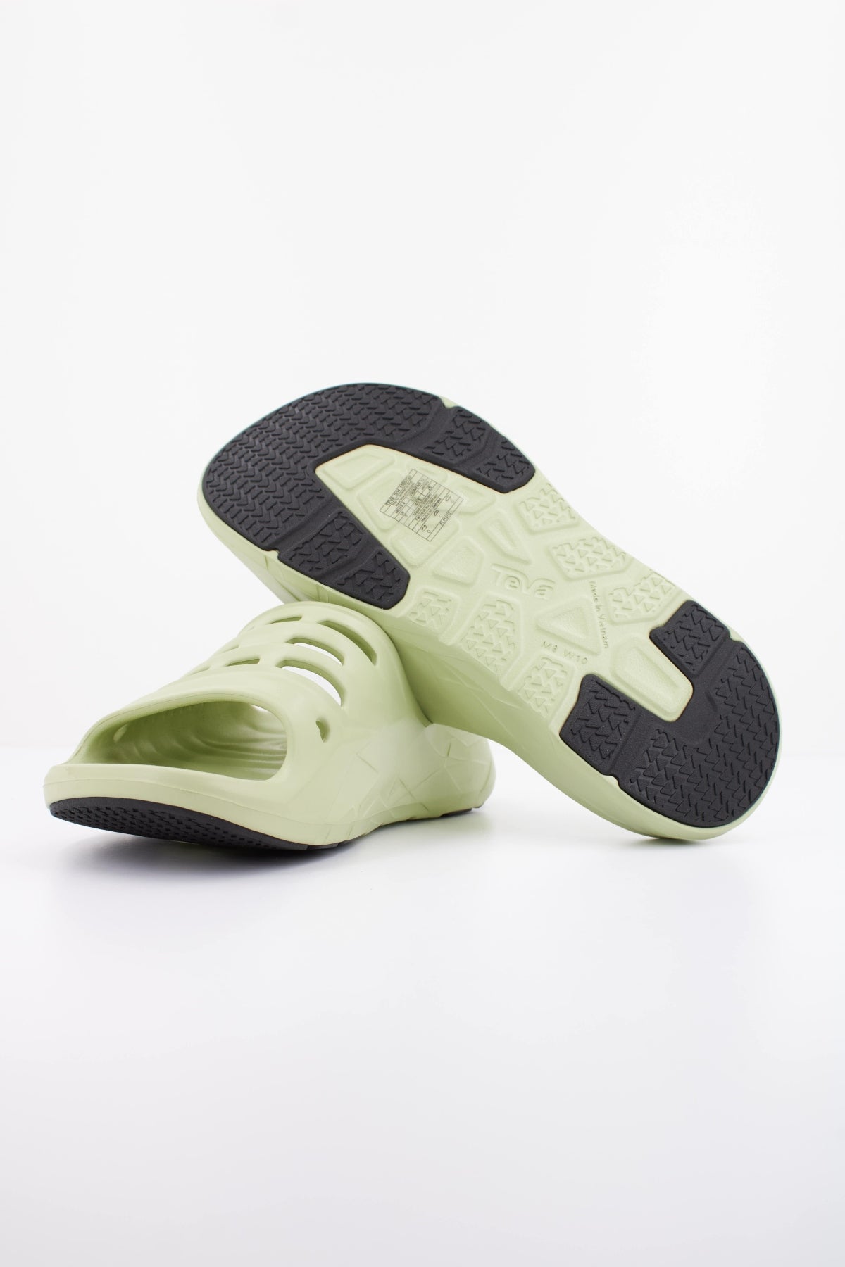 TEVA W APRETRAIL en color VERDE  (5)
