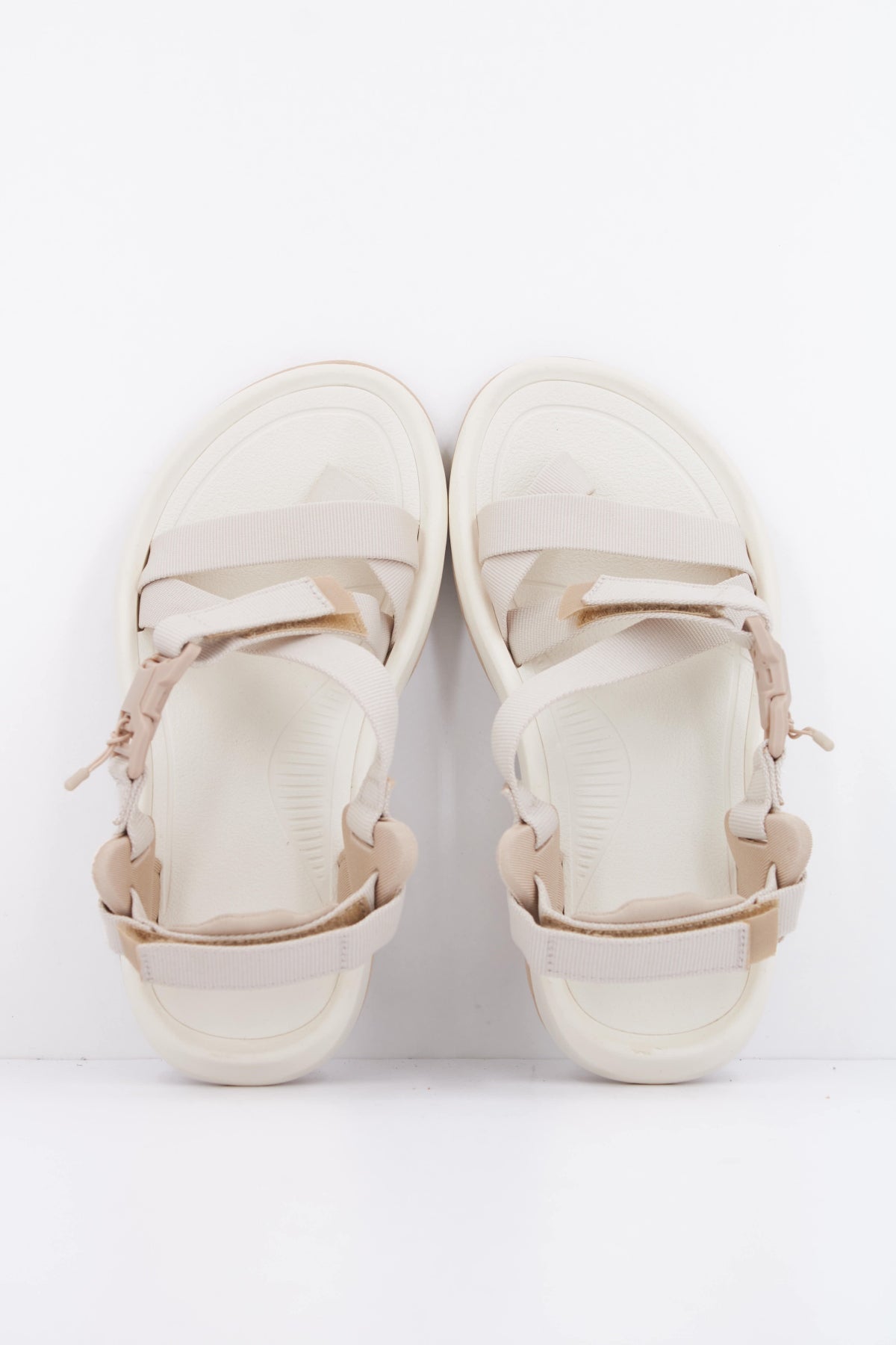 TEVA W HURRICANE TERR en color BEIS  (3)