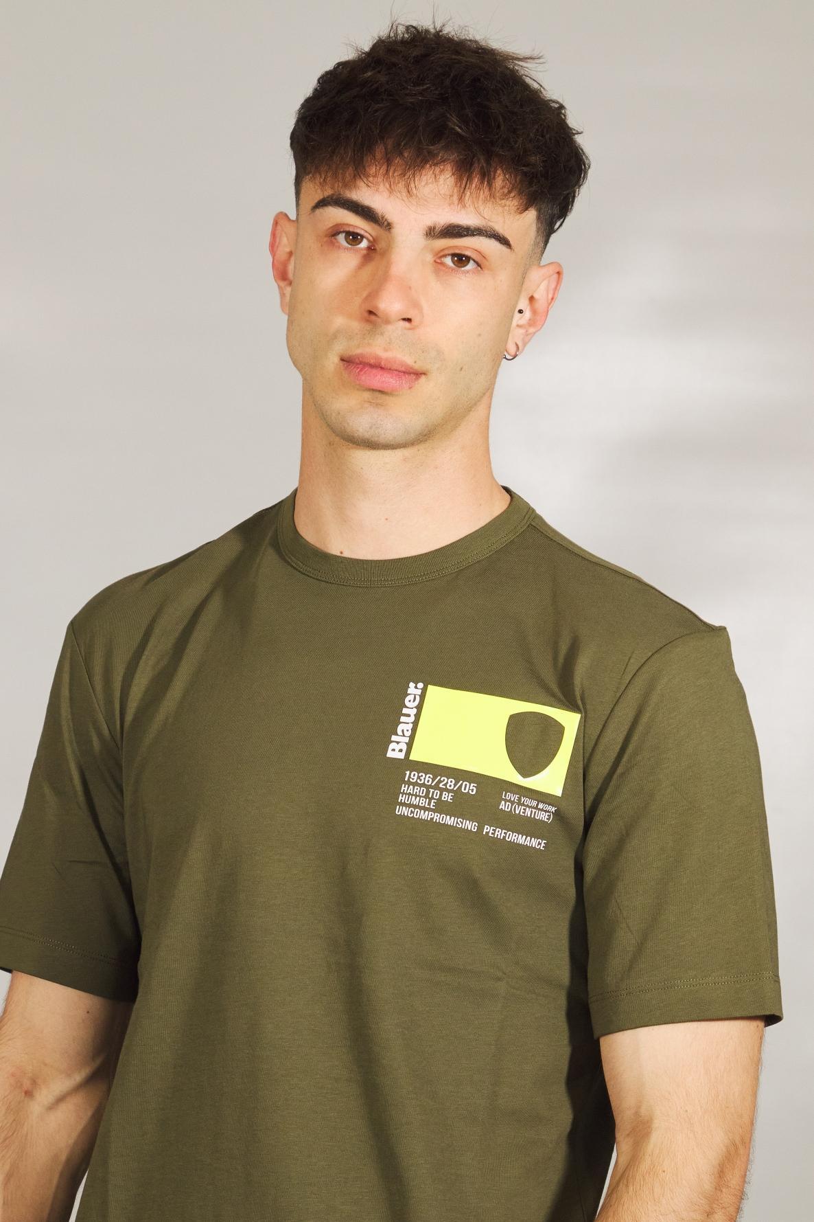 BLAUER T-SHIRT MANICA CORTA en color VERDE  (4)