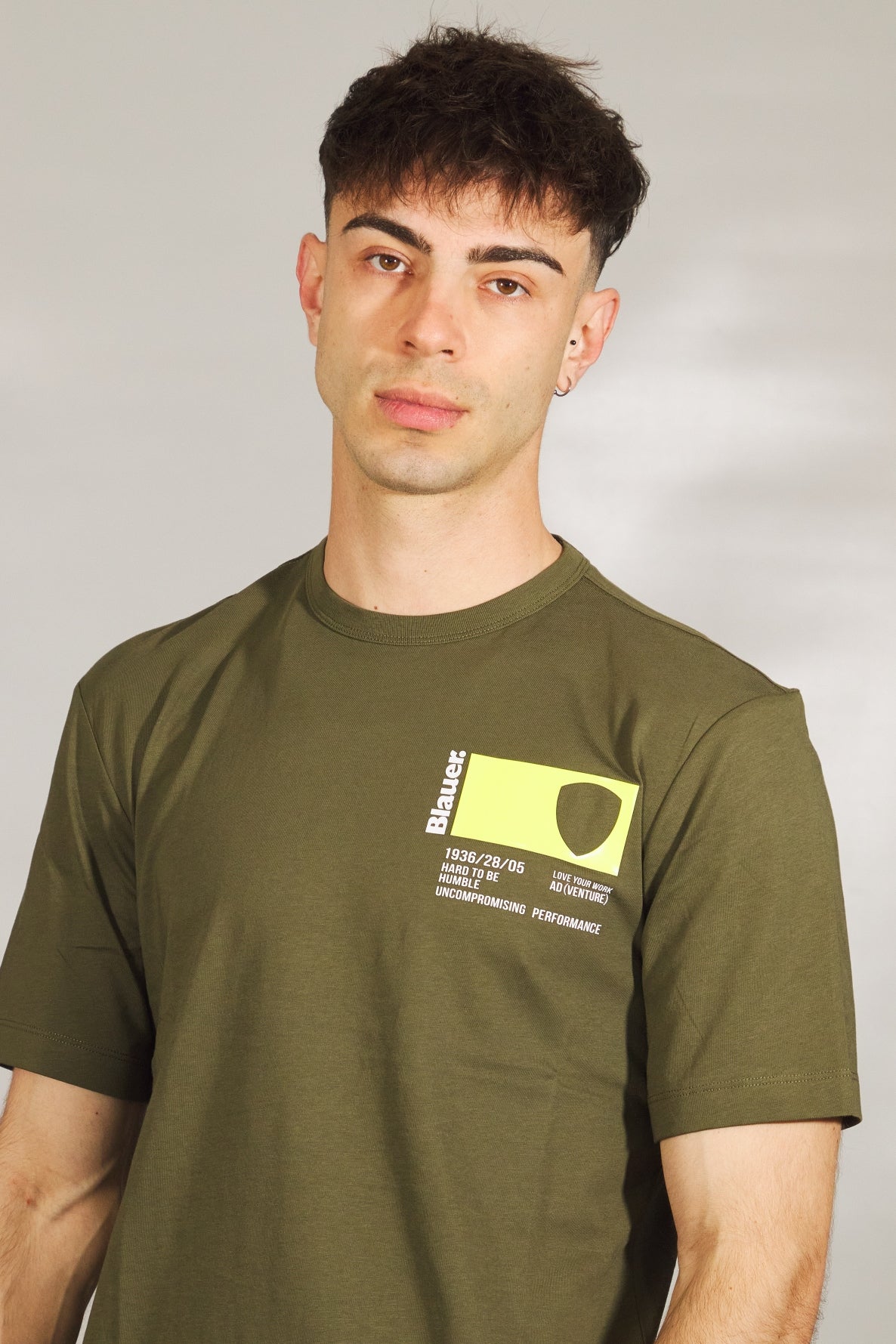 BLAUER T-SHIRT MANICA CORTA en color VERDE  (4)