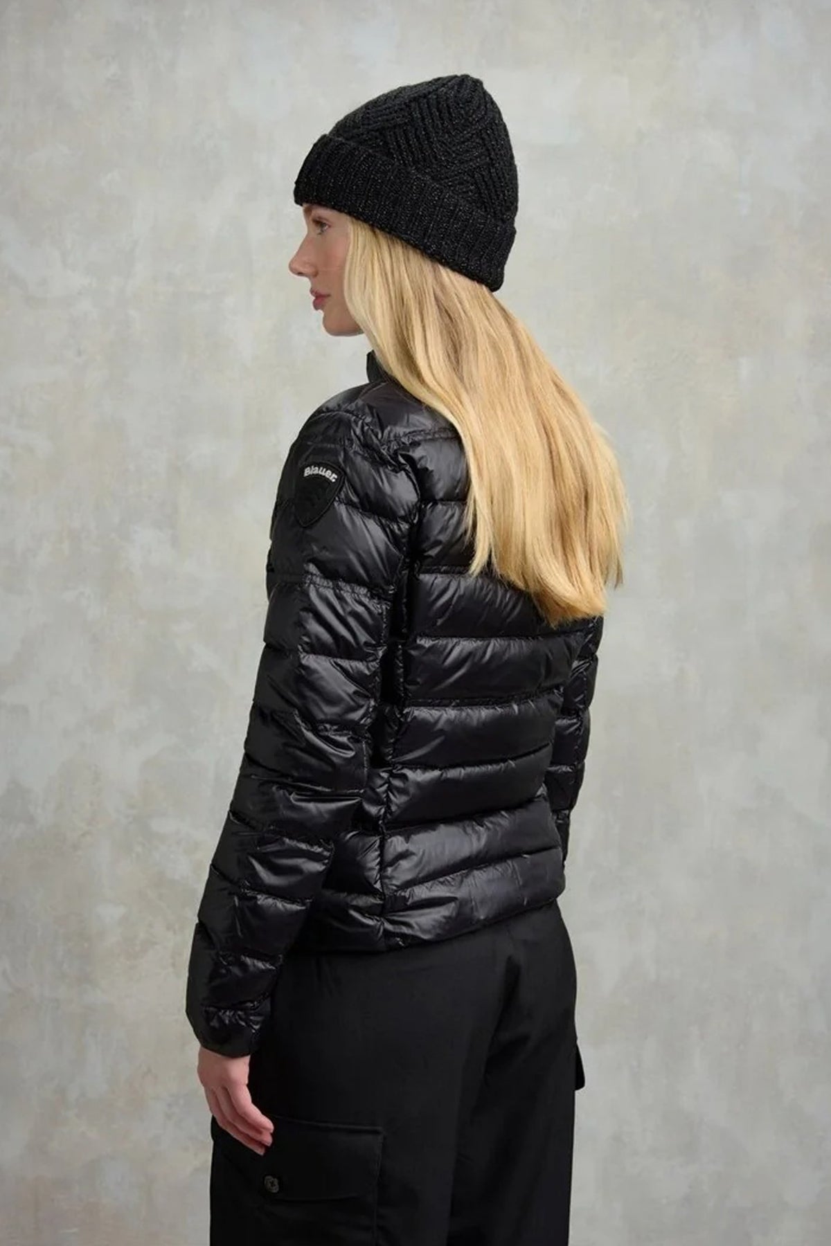 BLAUER  en color NEGRO  (3)