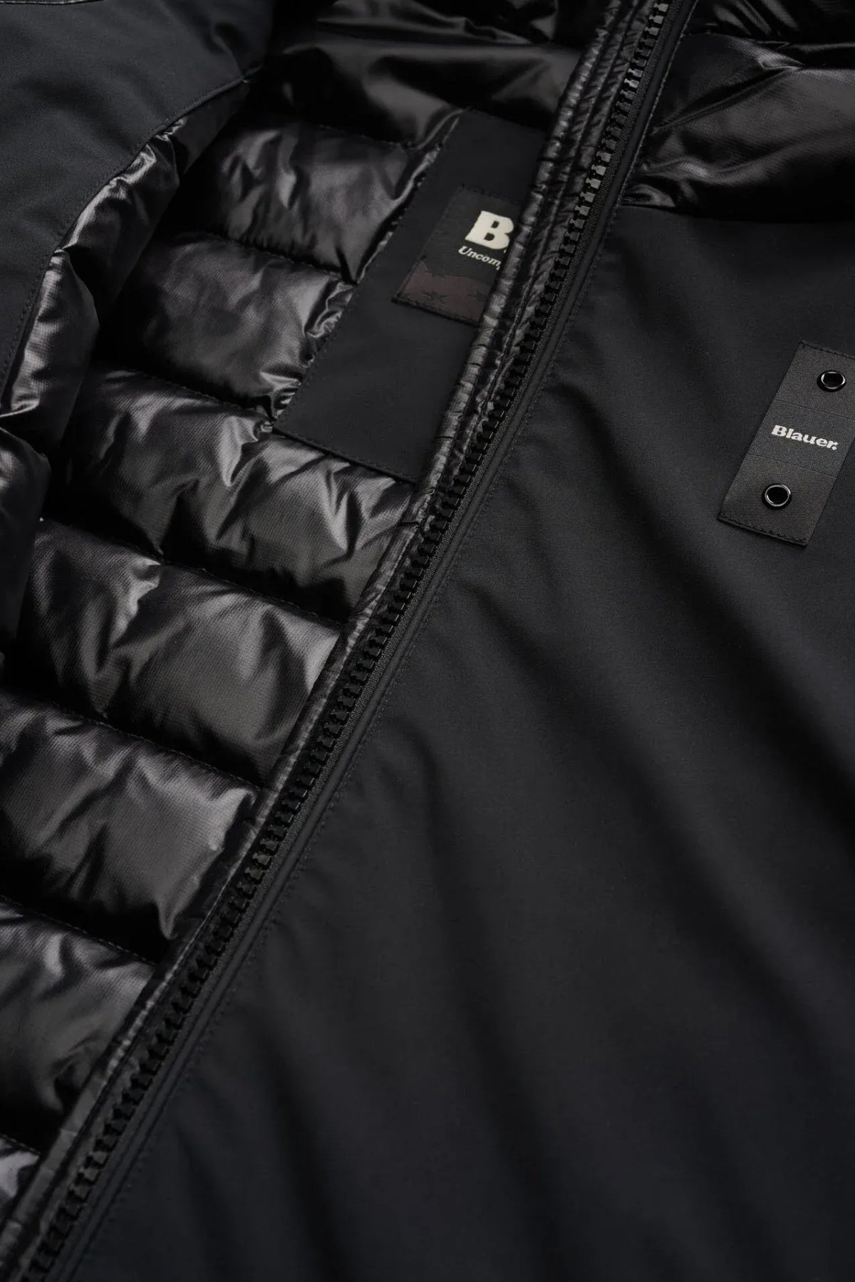 BLAUER SAWYER en color NEGRO  (4)