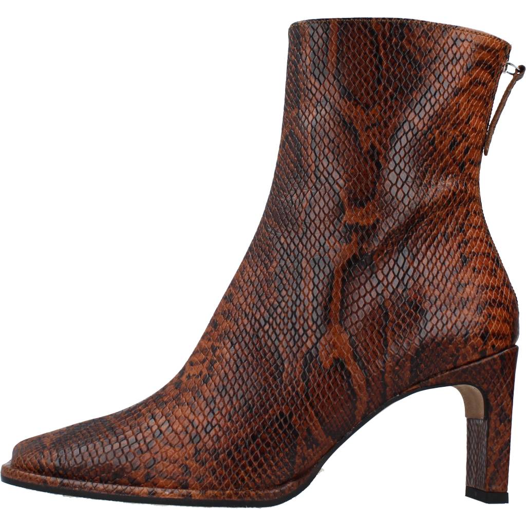 ÁNGEL ALARCÓN LAURYN en color ANIMAL PRINT  (2)