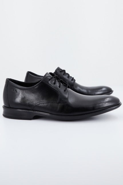 CLARKS BENSLEY LACE en color NEGRO  (1)