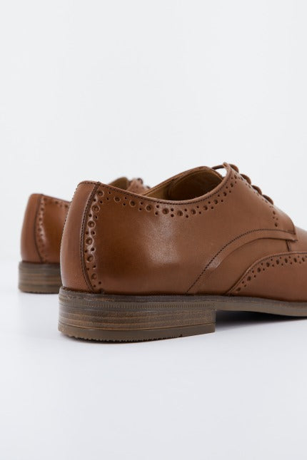CLARKS STAMFORD LIMIT en color MARRON  (3)
