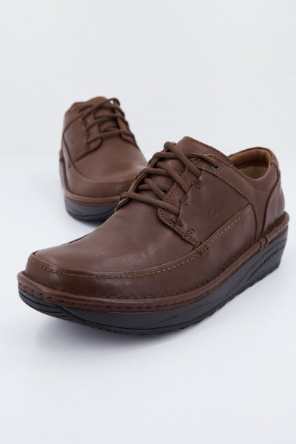 CLARKS UN SOUL LACE en color MARRON  (2)