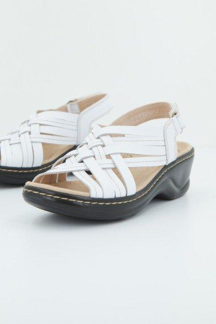 CLARKS LEXI CARMEN LEATHER en color BLANCO  (1)