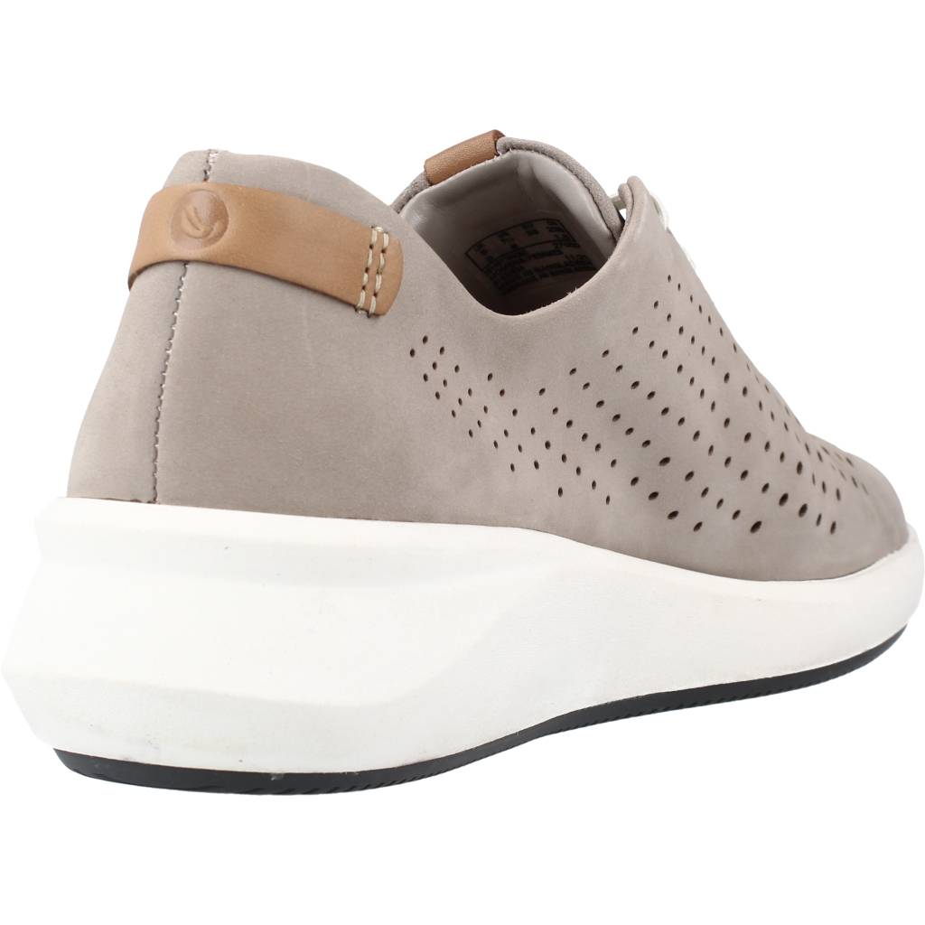 CLARKS UN RIO TIE en color GRIS  (3)