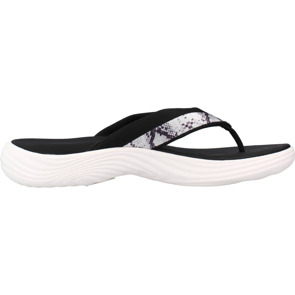 CLARKS LOLA SAND en color NEGRO  (4)