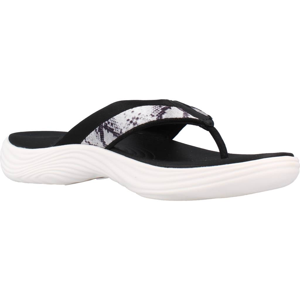 CLARKS LOLA SAND en color NEGRO  (5)