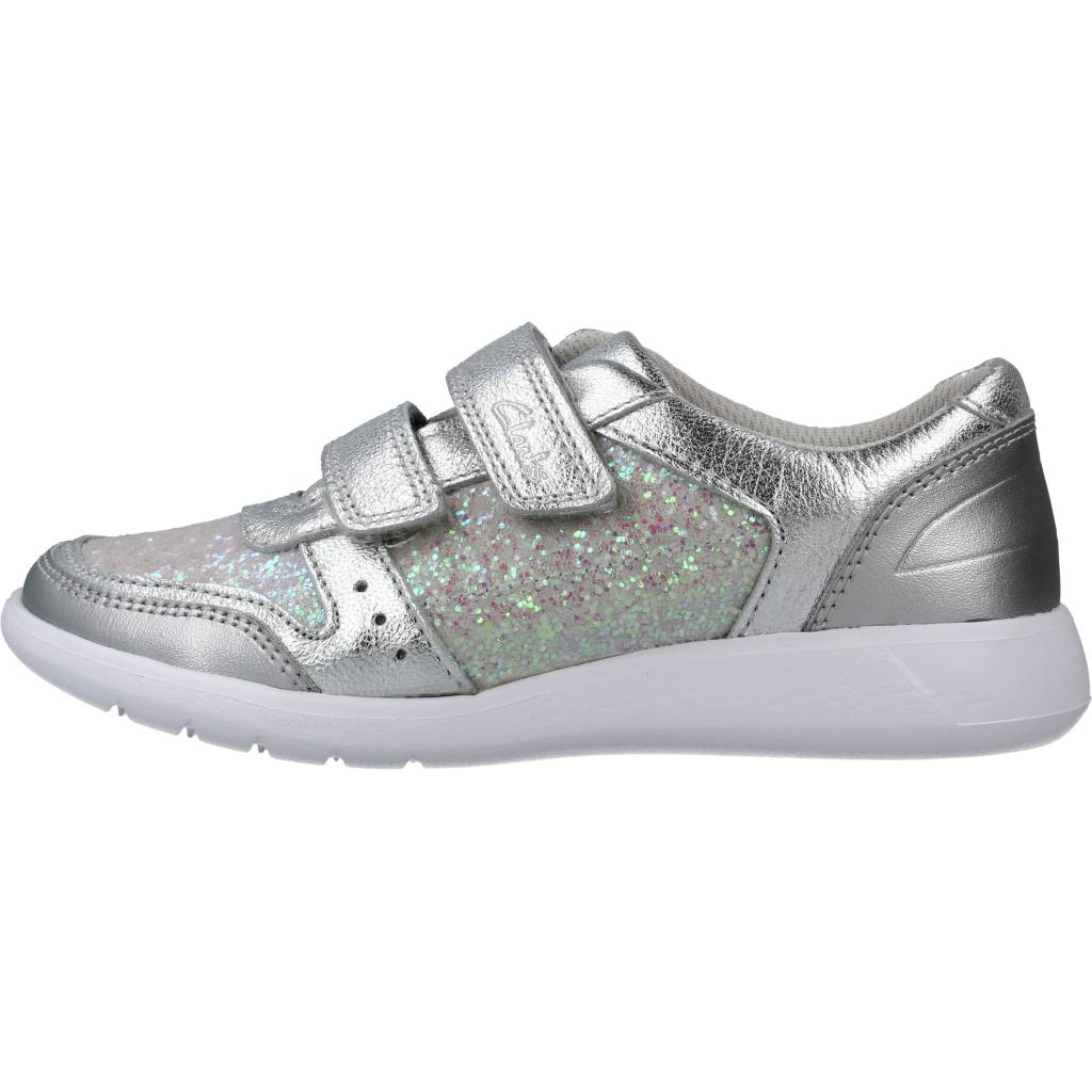 CLARKS SCAPE SPIRIT K en color PLATA  (2)
