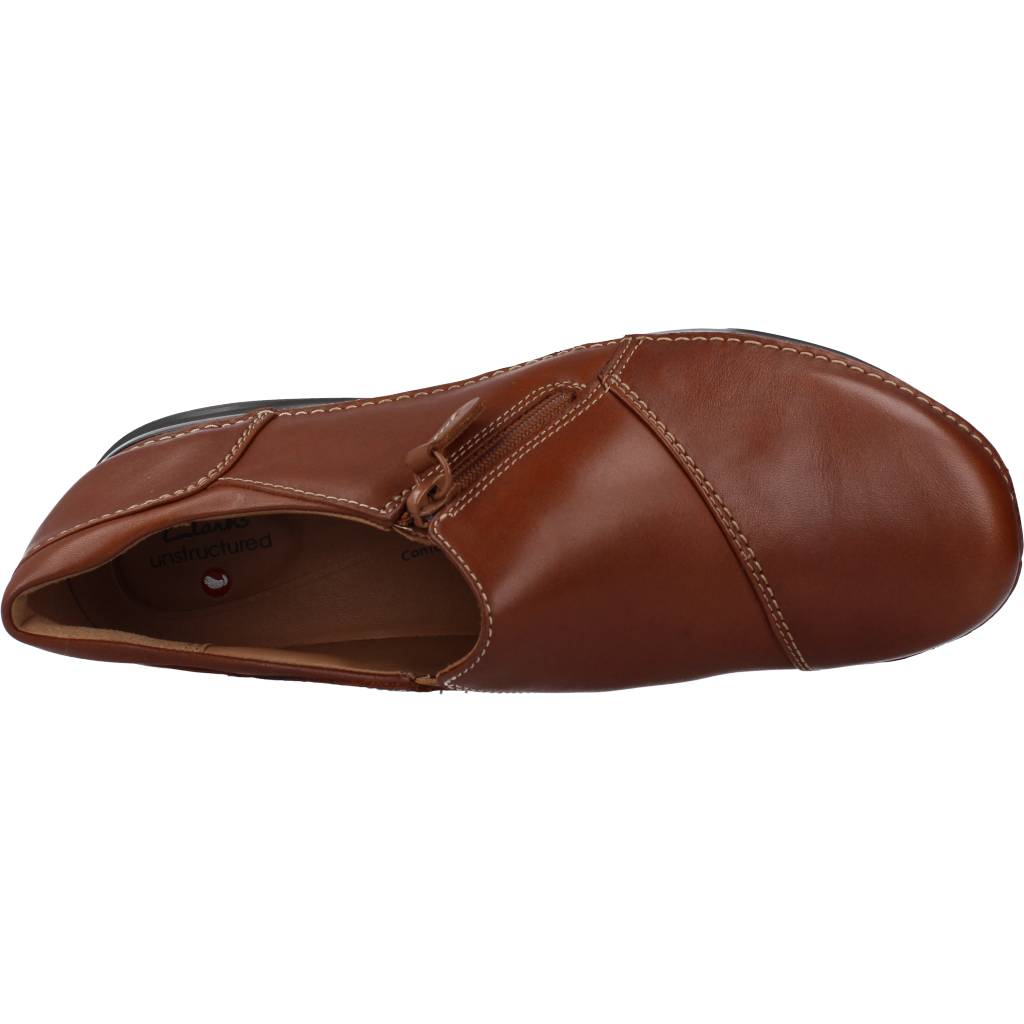CLARKS  APPLEY ZIP en color MARRON  (7)