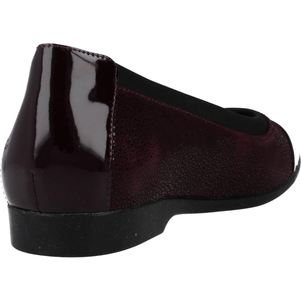 CLARKS  UN DARCEY CAP en color BURDEOS  (3)