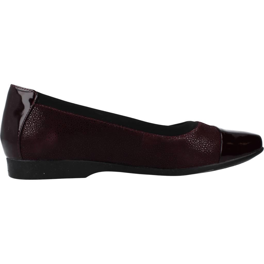 CLARKS  UN DARCEY CAP en color BURDEOS  (4)