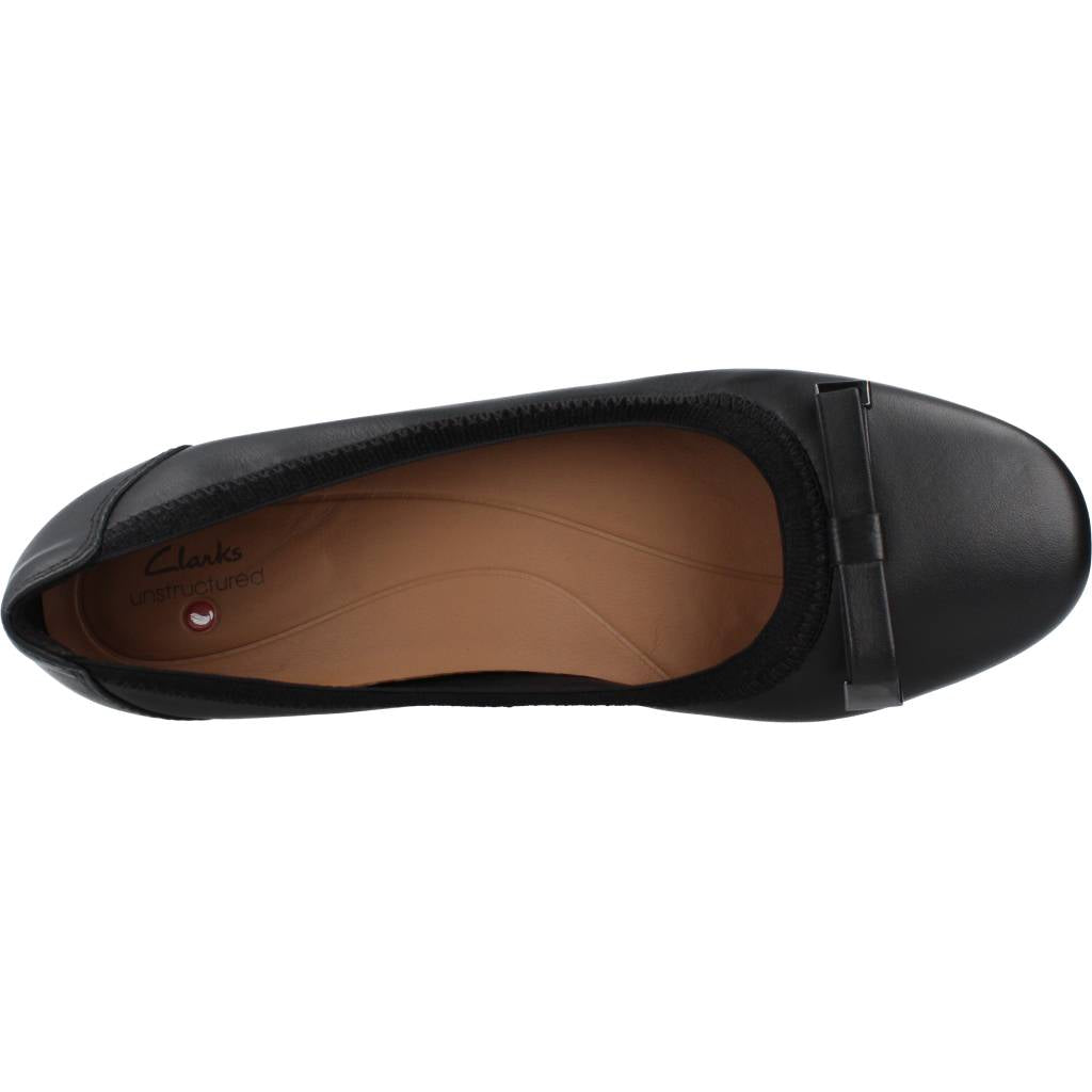 CLARKS UN DARCEY BOW en color NEGRO  (7)