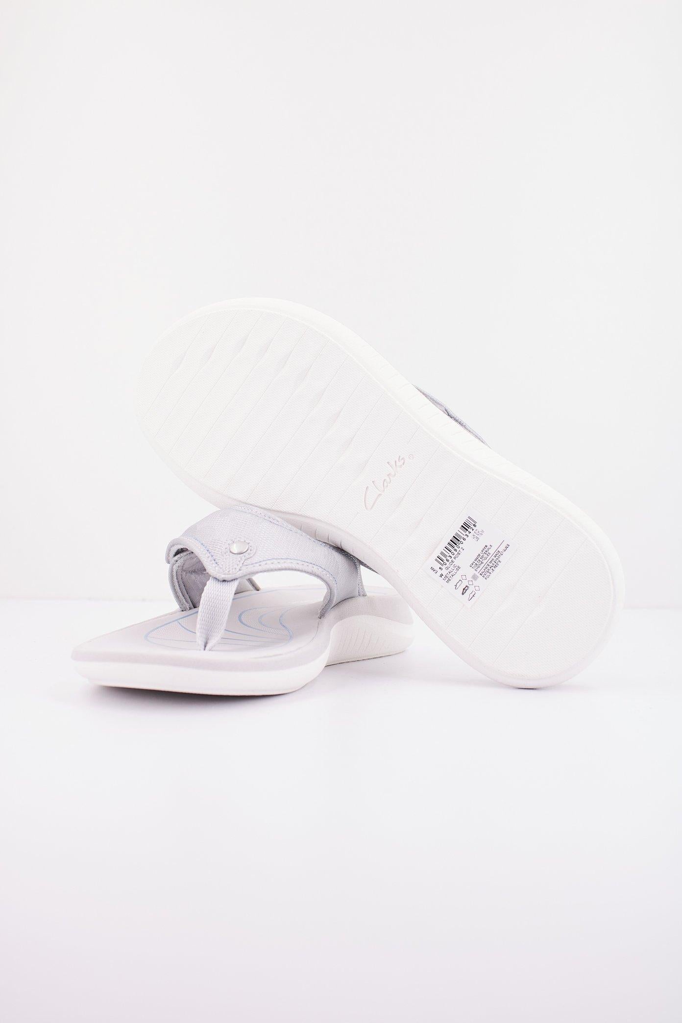 CLARKS GLIDE POST  en color PLATA  (4)