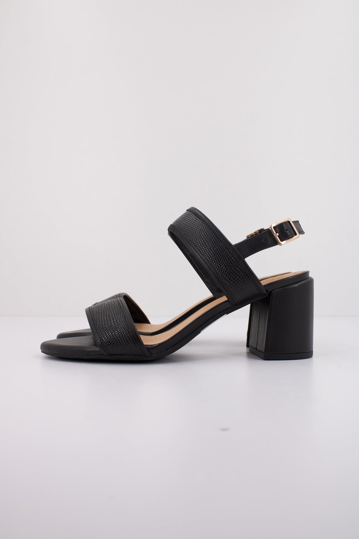 CLARKS EZORIA SLING en color NEGRO  (1)
