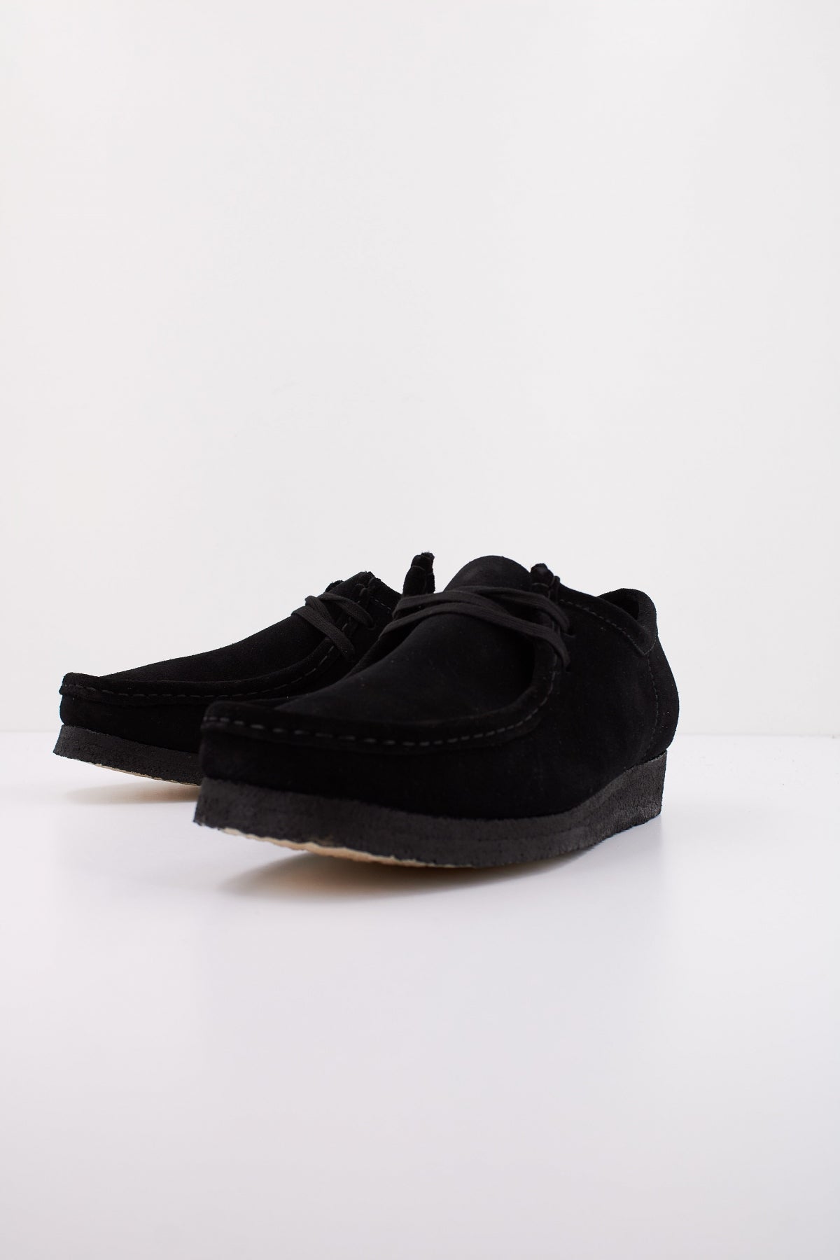 CLARKS WALLABEE en color NEGRO  (2)