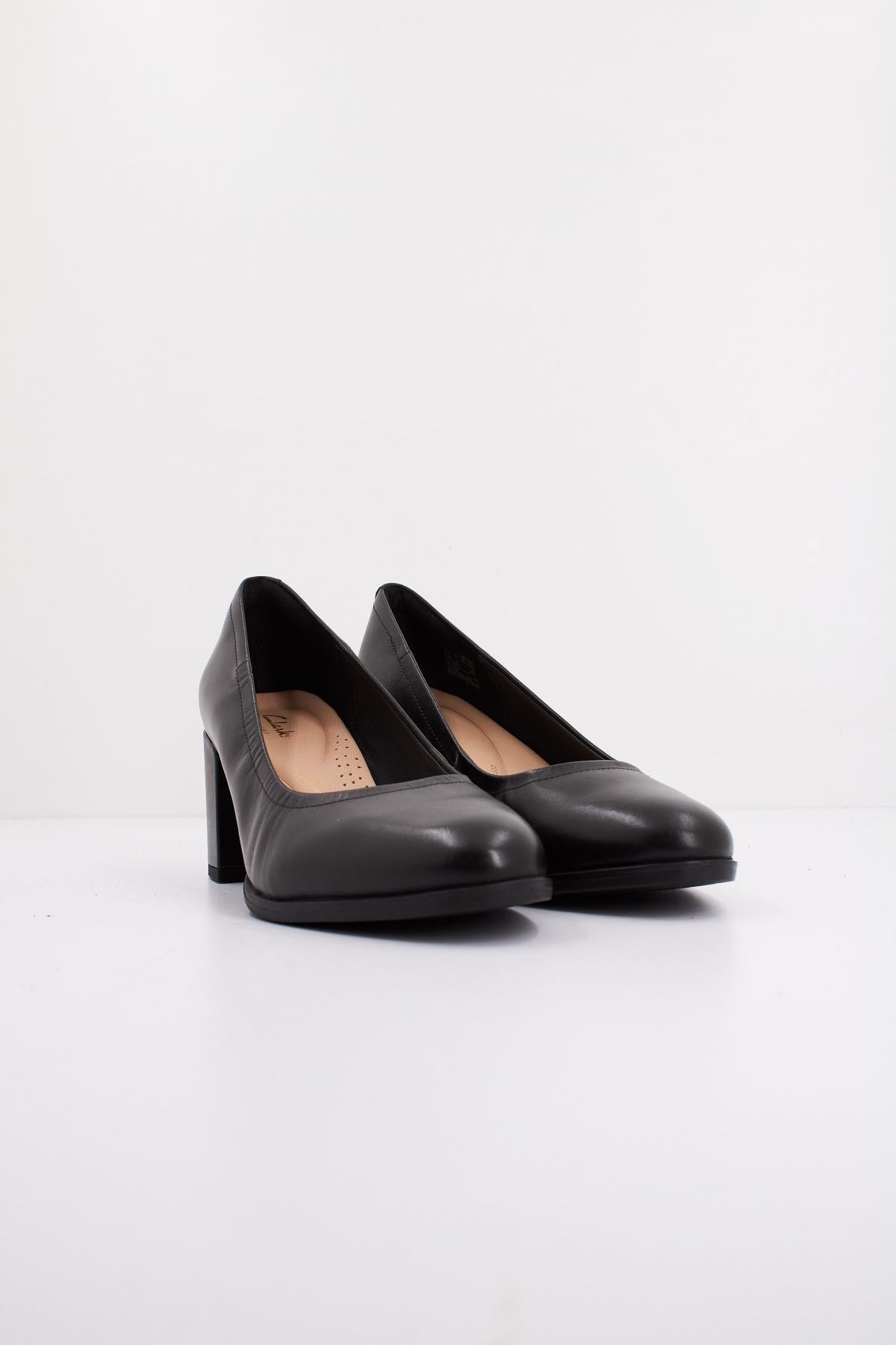 CLARKS FREVA COURT en color NEGRO  (2)