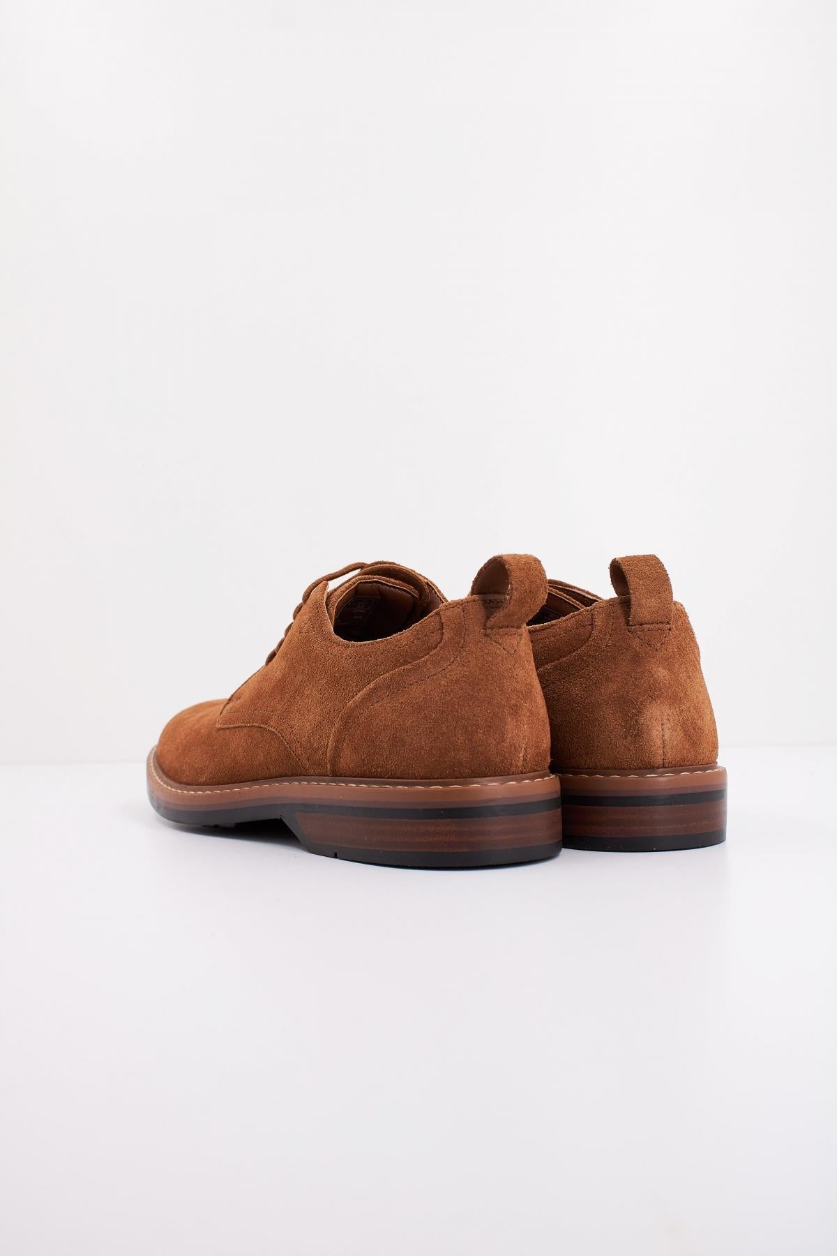 CLARKS  ALDWIN LACE SUEDE en color MARRON  (4)