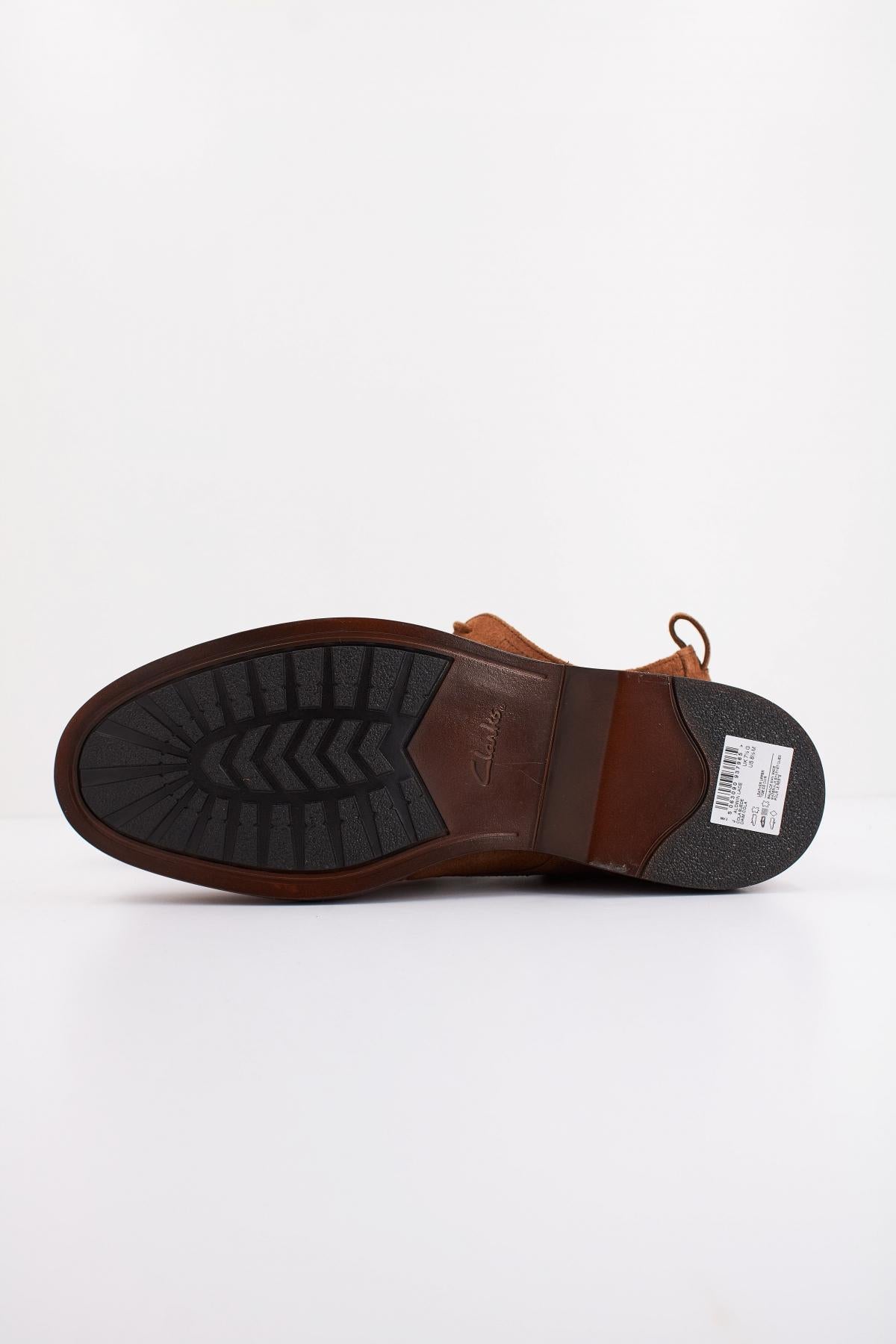 CLARKS  ALDWIN LACE SUEDE en color MARRON  (5)