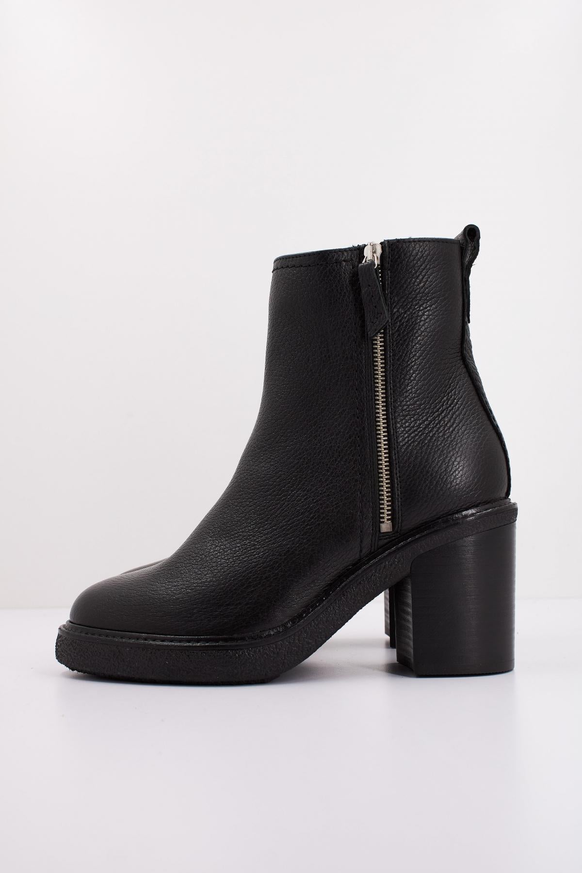 CLARKS CASSIANO ZIP en color NEGRO  (1)