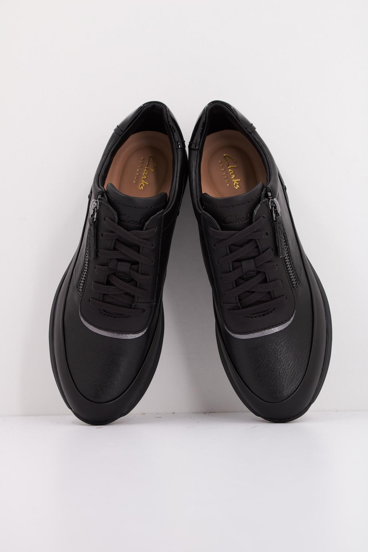 CLARKS TIVOLI ZIP en color NEGRO  (3)