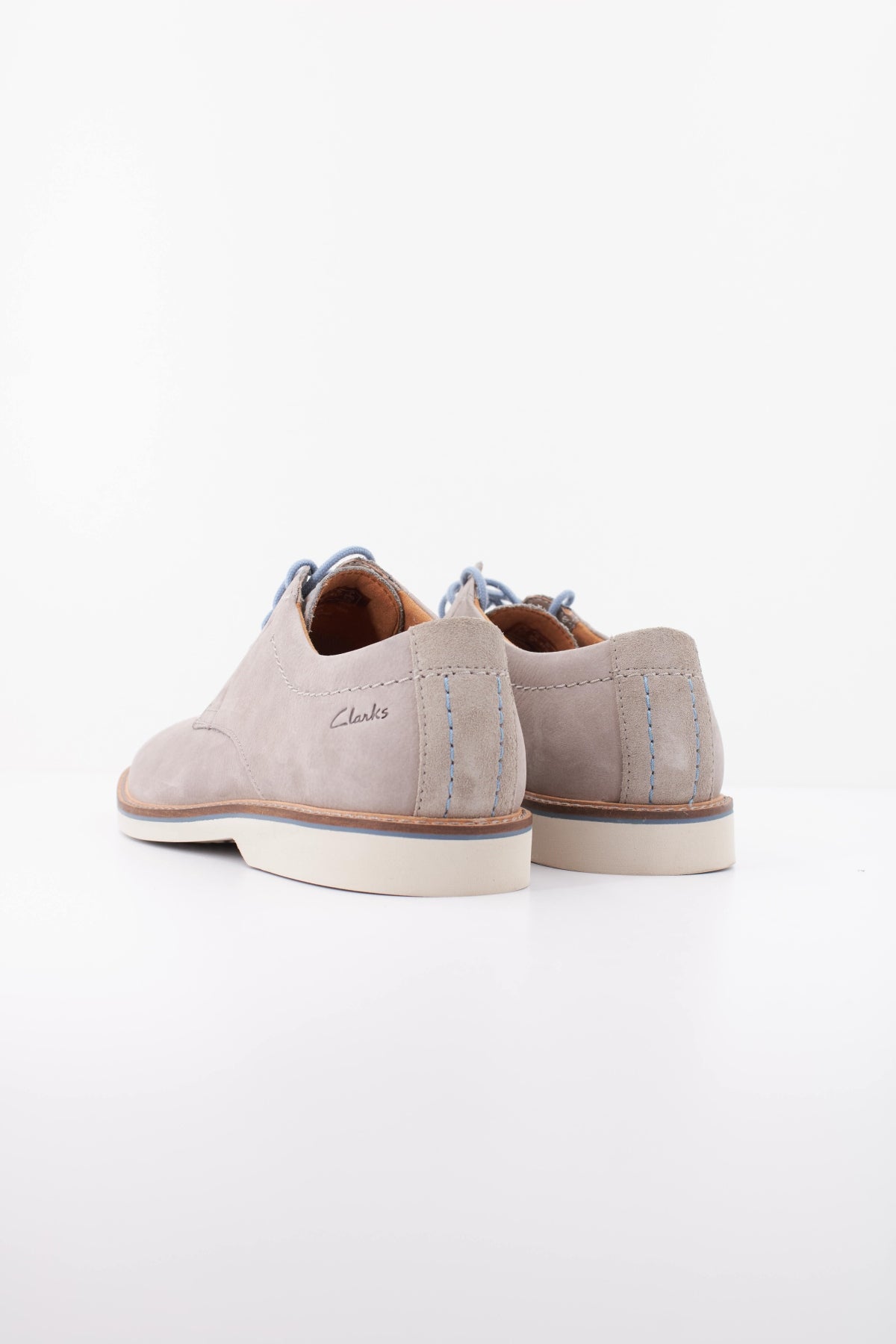 CLARKS ATTICUS LTLACE en color GRIS  (4)