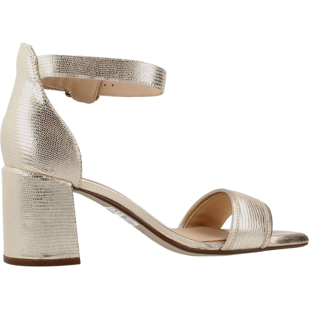 CLARKS EZORIA MAE en color ORO  (4)