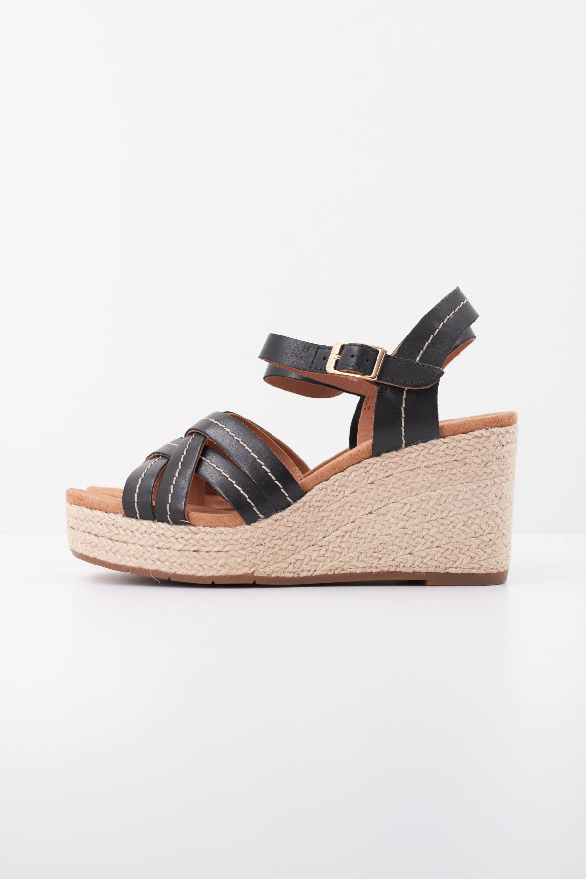 CLARKS SABINA STRAP en color NEGRO  (1)