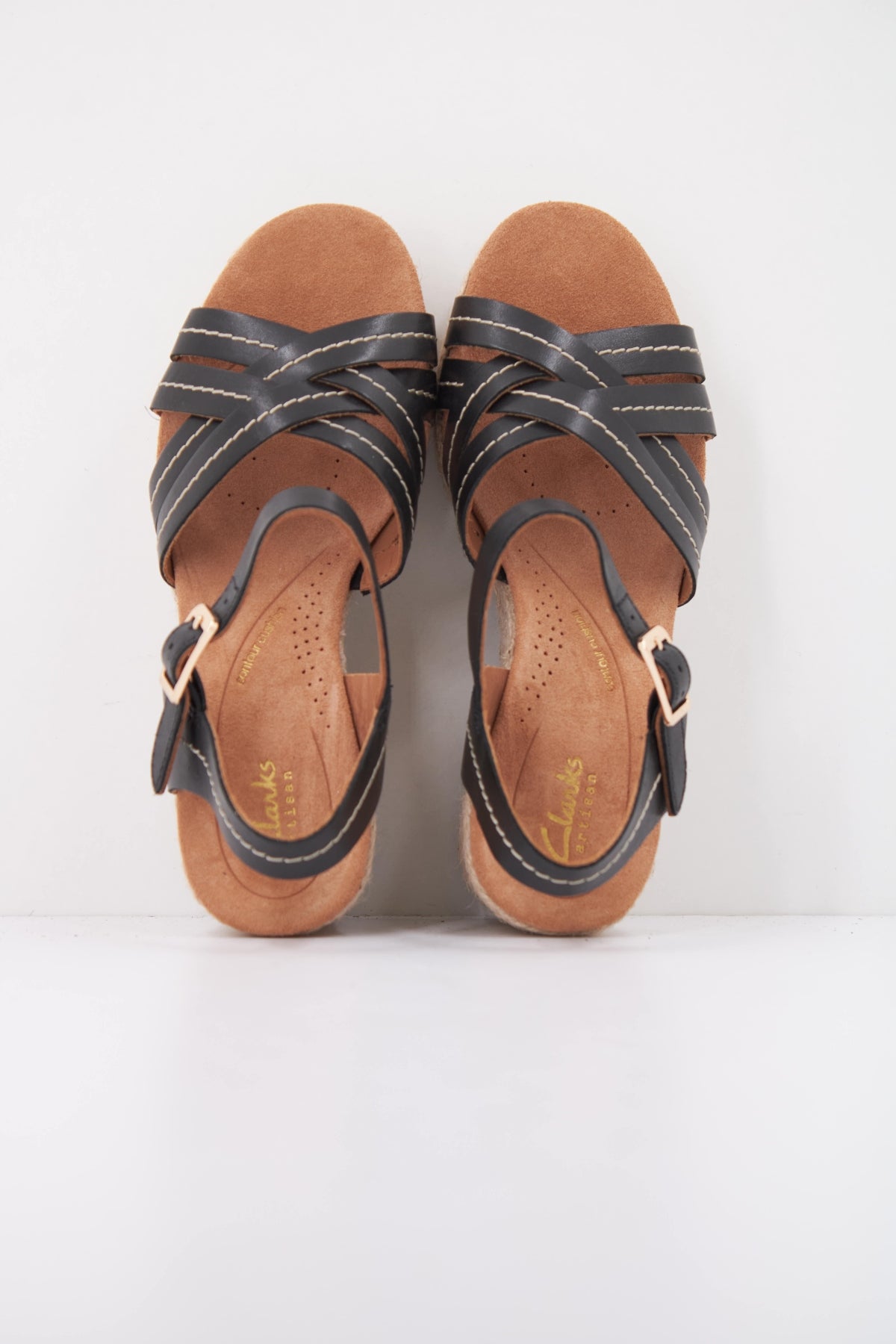 CLARKS SABINA STRAP en color NEGRO  (8)