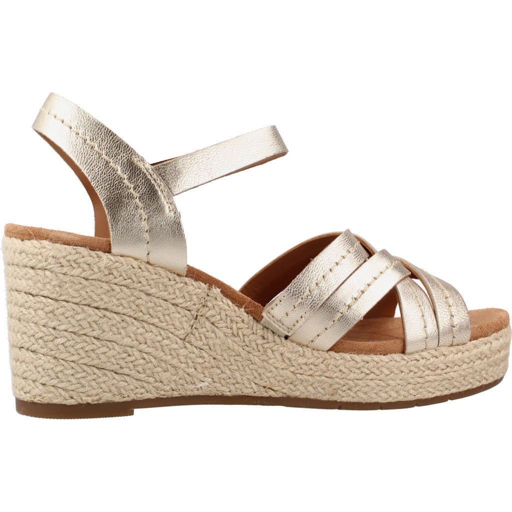 CLARKS SABINA STRAP en color ORO  (4)
