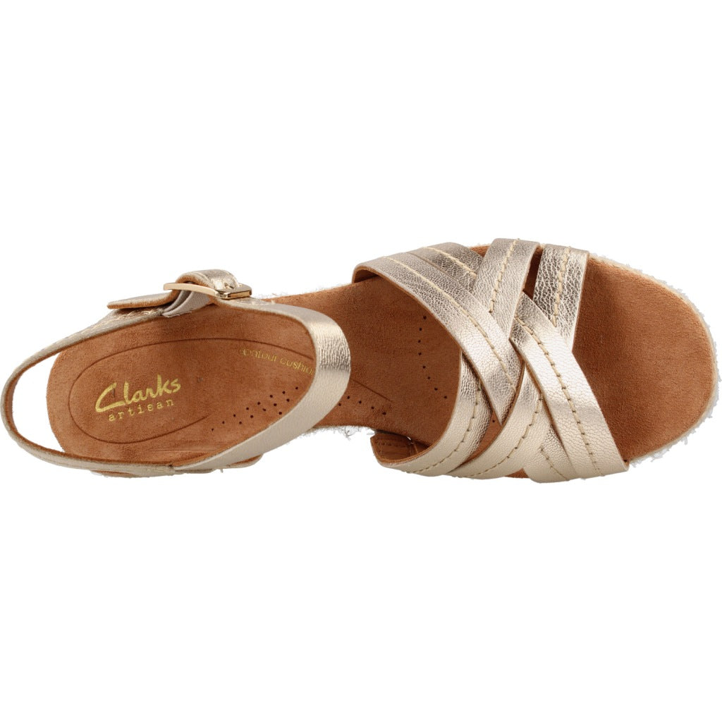 CLARKS SABINA STRAP en color ORO  (7)