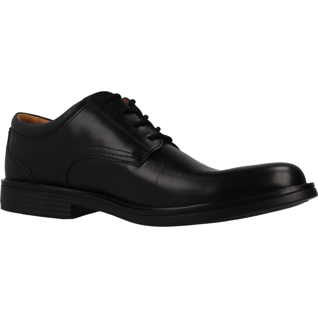 CLARKS C UN ALDRIC LACE en color NEGRO  (5)